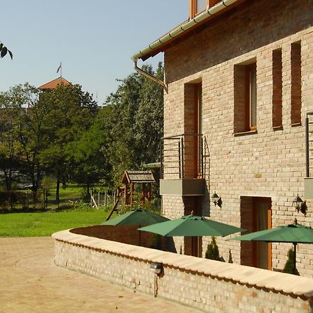 Vararok Apartman Gyula Exterior photo