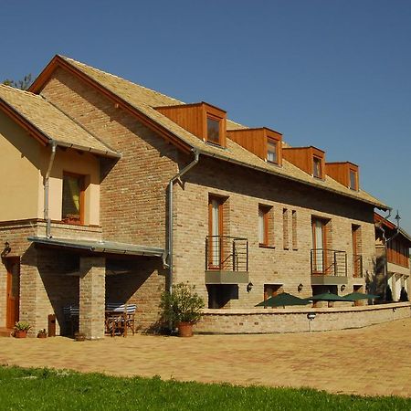 Vararok Apartman Gyula Exterior photo
