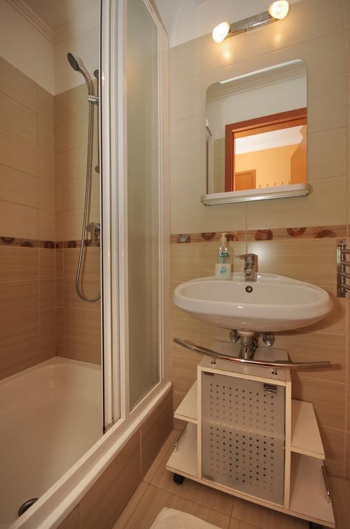 Vararok Apartman Gyula Exterior photo