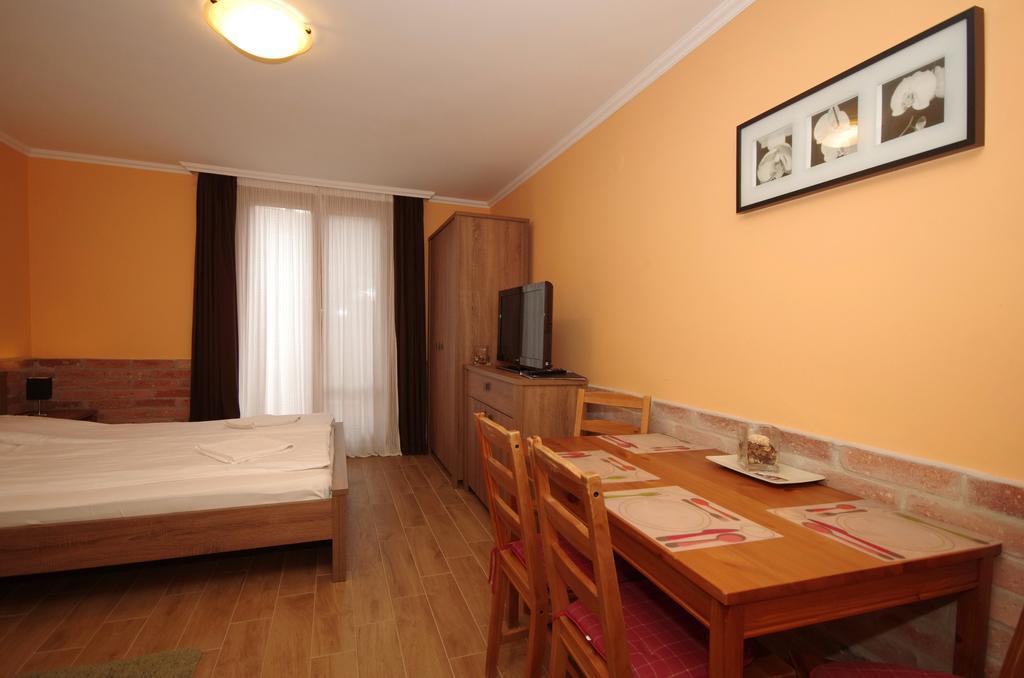 Vararok Apartman Gyula Exterior photo