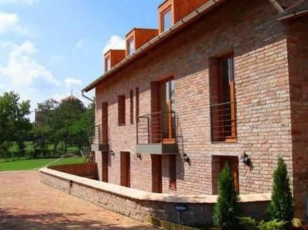 Vararok Apartman Gyula Exterior photo